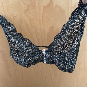 Victoria secret black lace  beige lining bra